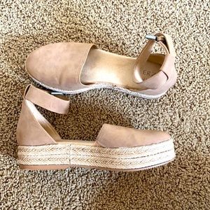 Naturalizer platform sandals.